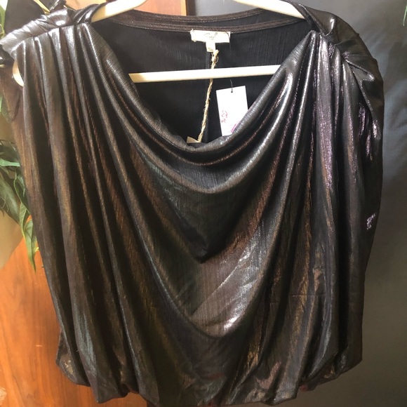 Easel Metallic Black Top - Picture 1 of 5